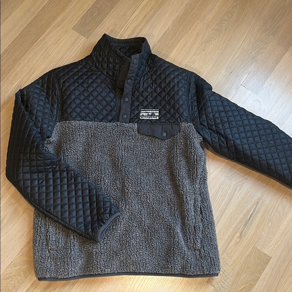 Patagonia Black and Gray Quilted Jacket